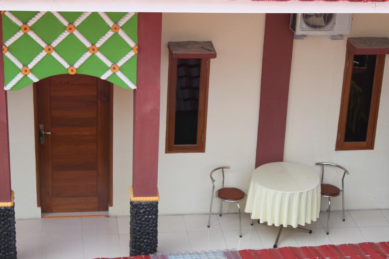 Pondok Cemara Hotel Medan Exterior photo